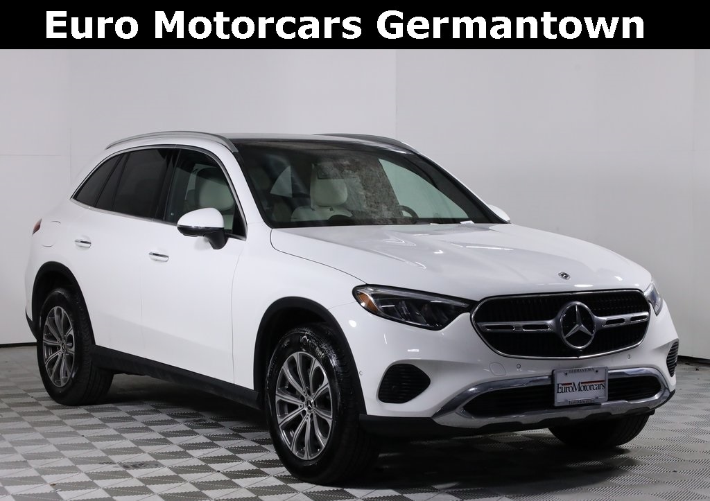 2025 Mercedes-Benz GLC Base's photo