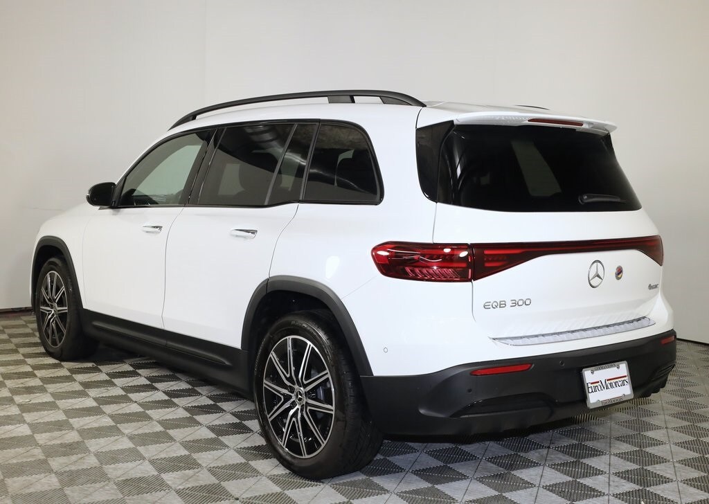 2024 Mercedes Benz EQB 300 4MATIC photo 4