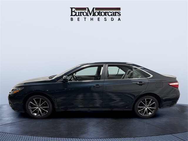 2015 Toyota Camry XSE photo 2
