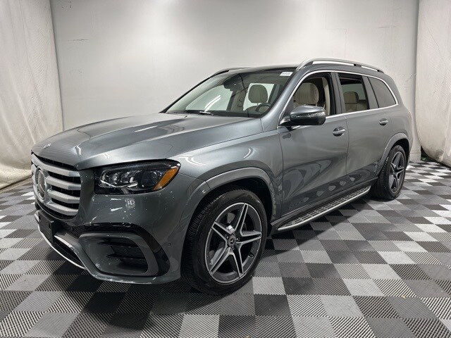 2024 Mercedes Benz GLS 450 photo 2