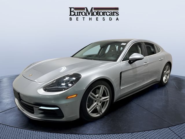 2017 Porsche Panamera 4S's photo