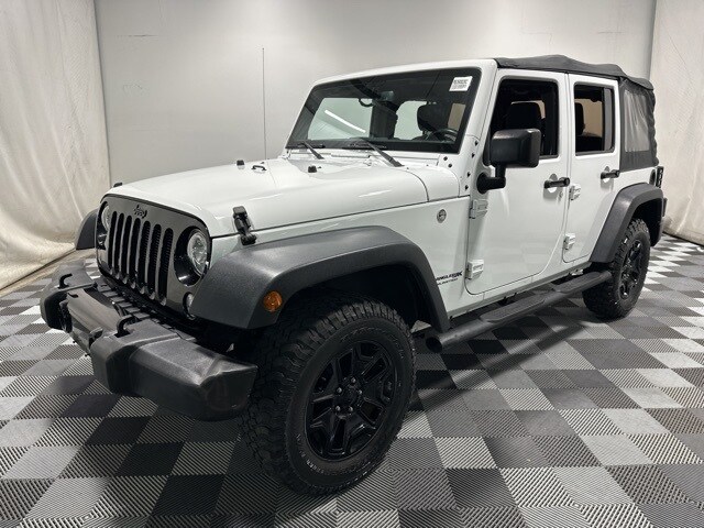2018 Jeep Wrangler Unlimited Willys Wheeler photo 3