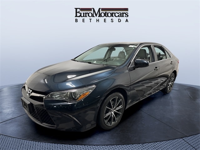 2015 Toyota Camry XSE's photo