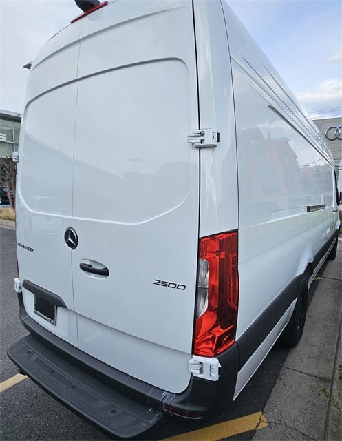 2025 Mercedes-Benz Sprinter Cargo Van Base