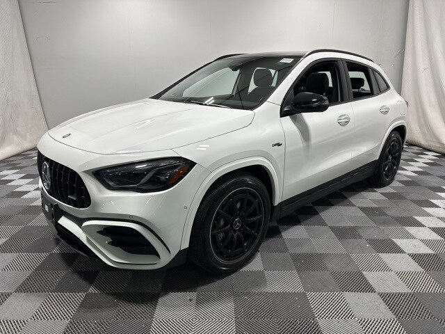 2025 Mercedes Benz GLA 35 AMG photo 3