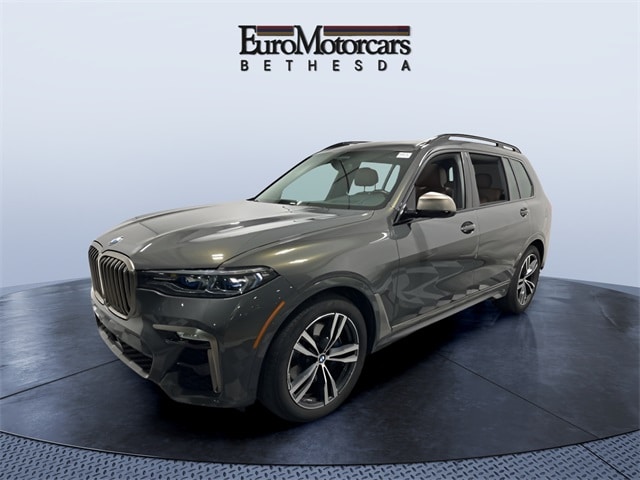 2021 BMW X7 M50i's photo