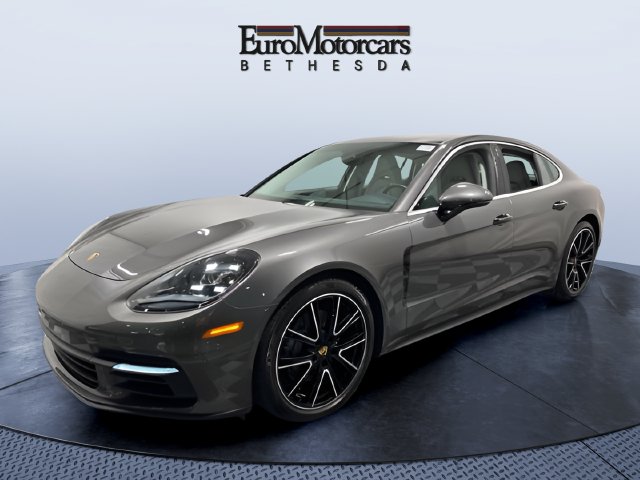 2018 Porsche Panamera S