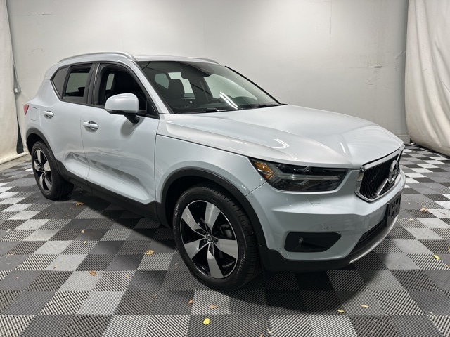 2022 Volvo XC40
