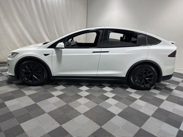 2023 Tesla Model X Standard Range photo 4