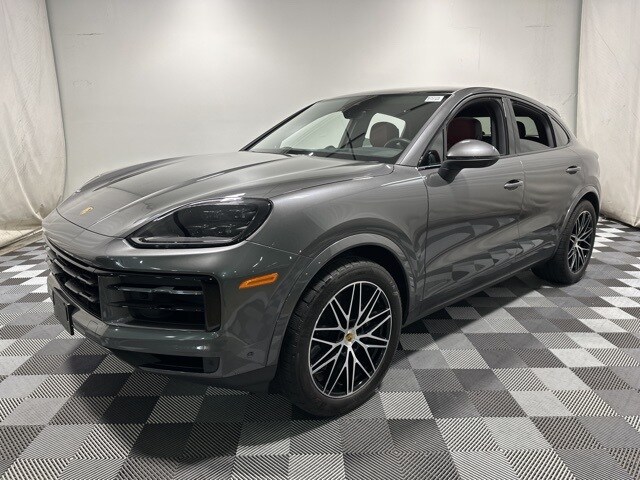 2024 Porsche Cayenne Coupe Base photo 3