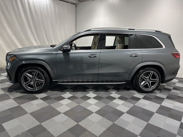2024 Mercedes Benz GLS 450 photo 3