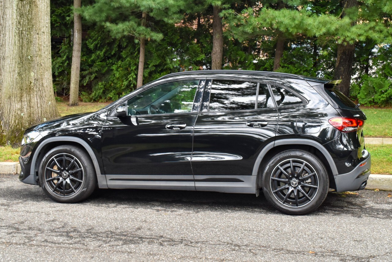 2022 Mercedes Benz GLA AMG 35 4MATIC photo 4