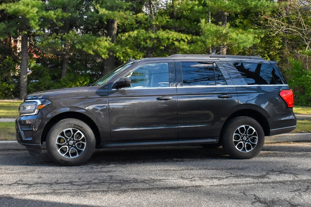 Used 2024 Ford Expedition XLT SUV