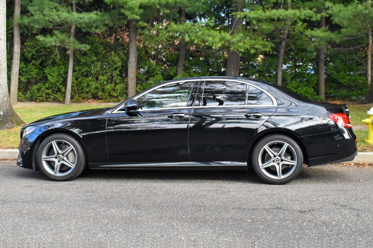 2018 Mercedes Benz E 300 Sedan photo 4