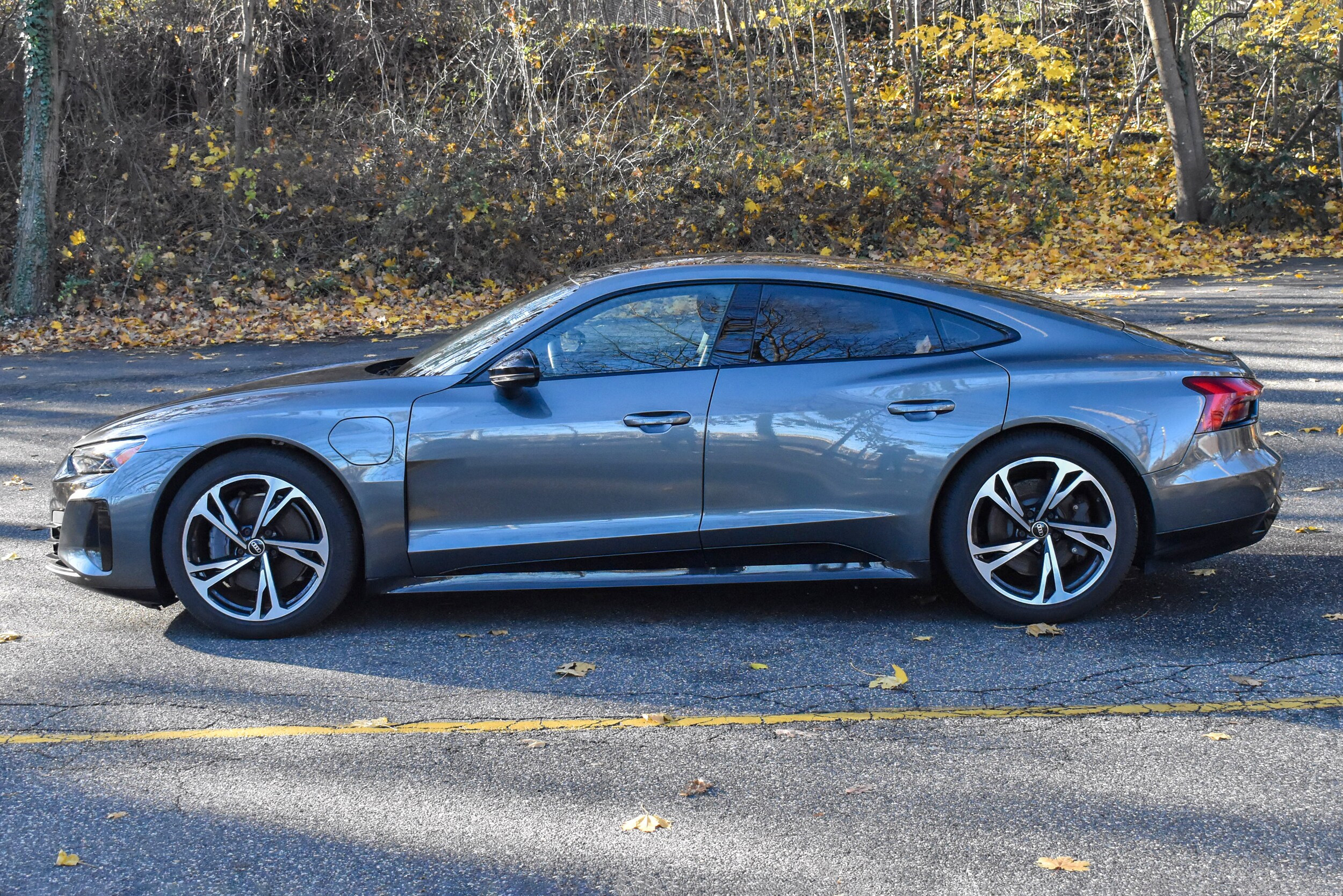 2022 Audi e-tron GT Premium Plus photo 4