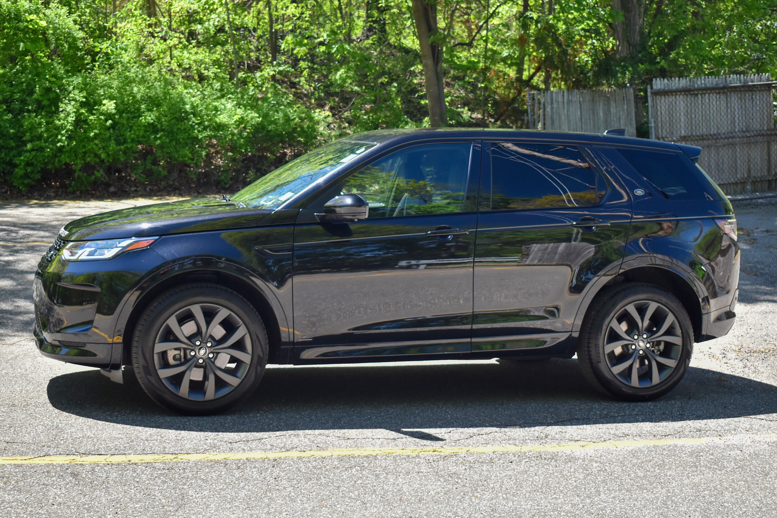 2021 Land Rover Discovery Sport S R-Dynamic photo 2