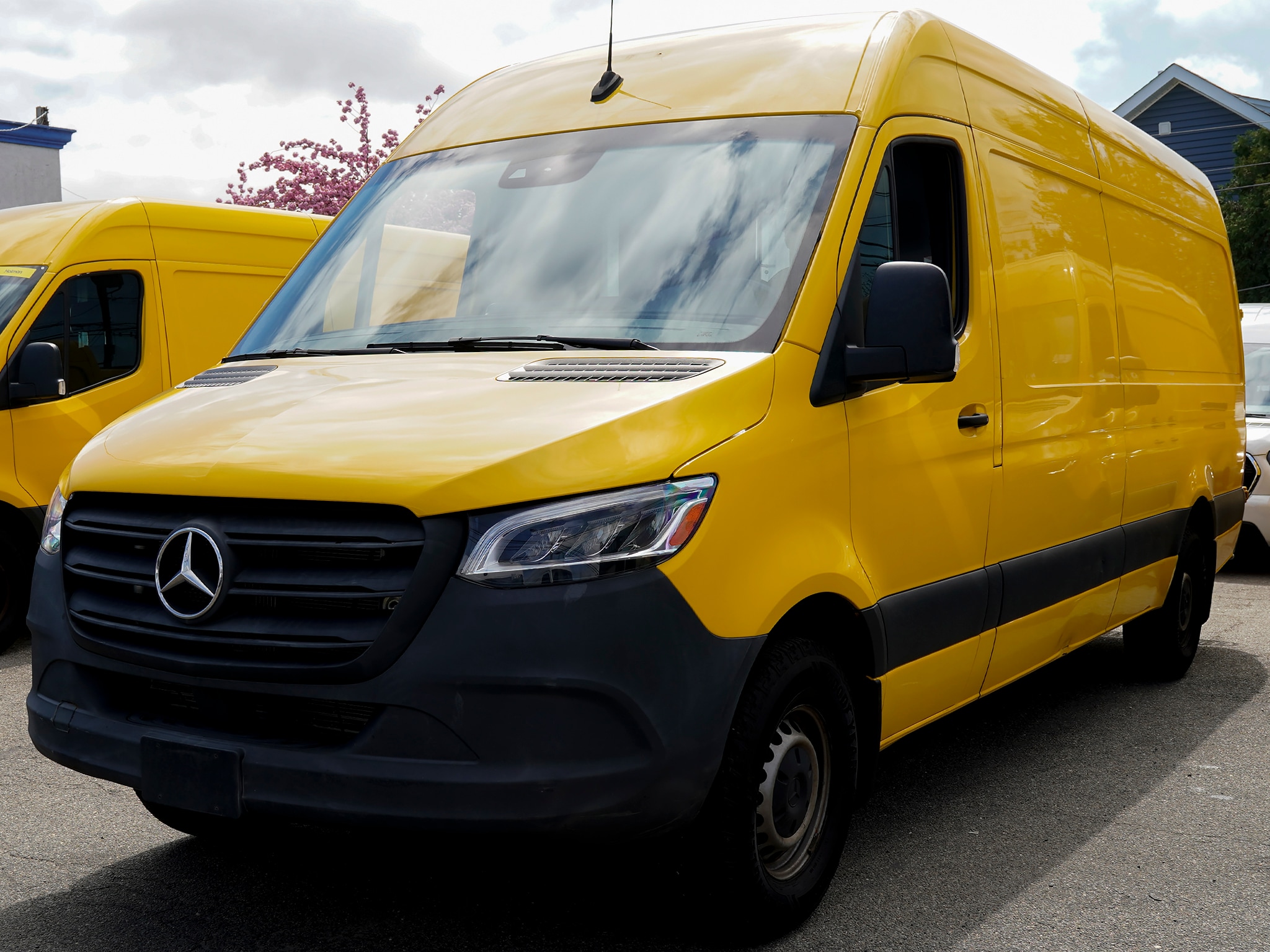 2021 Mercedes-Benz Sprinter 2500 Gas 170 WB High Roof's photo