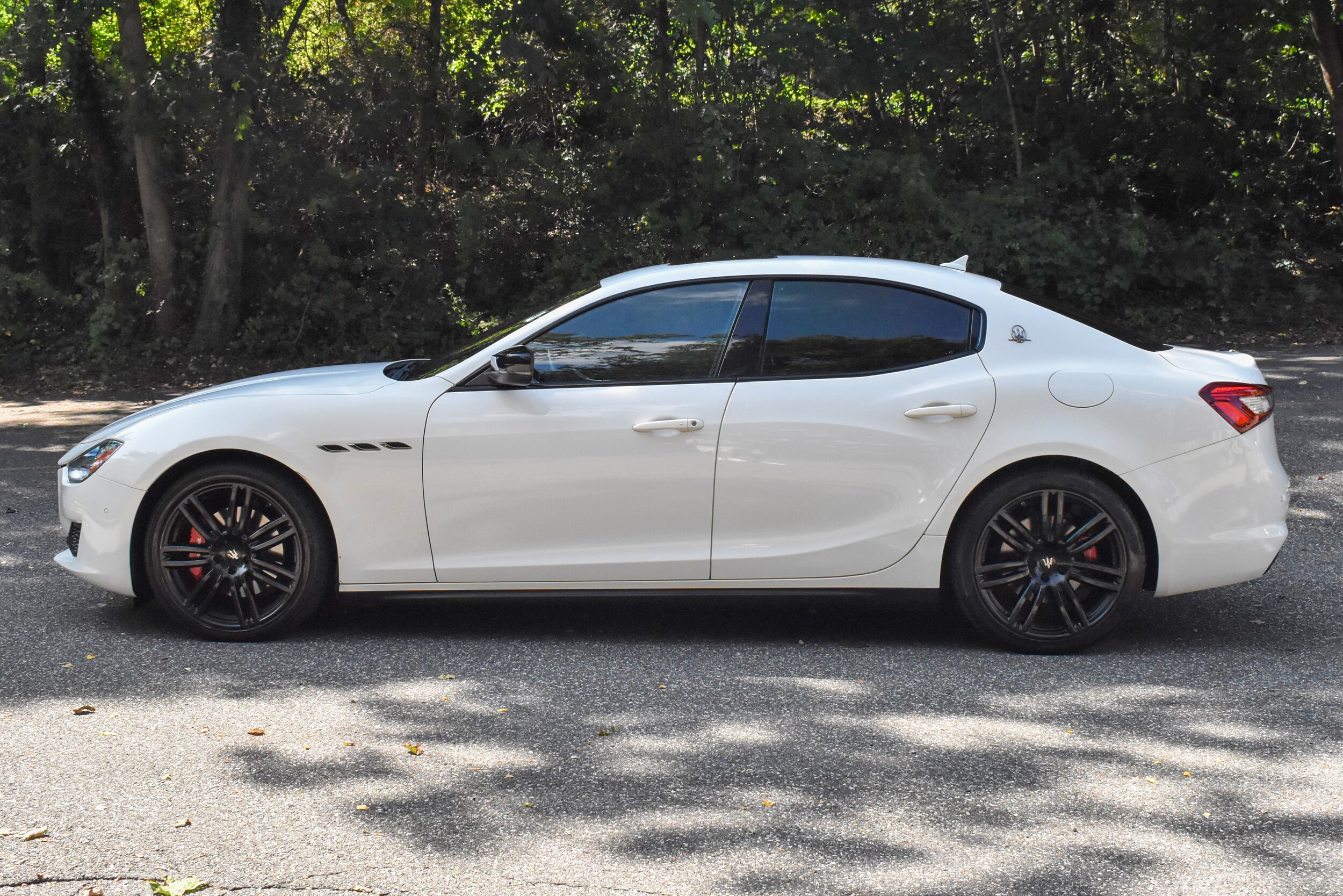 2019 Maserati Ghibli S photo 2