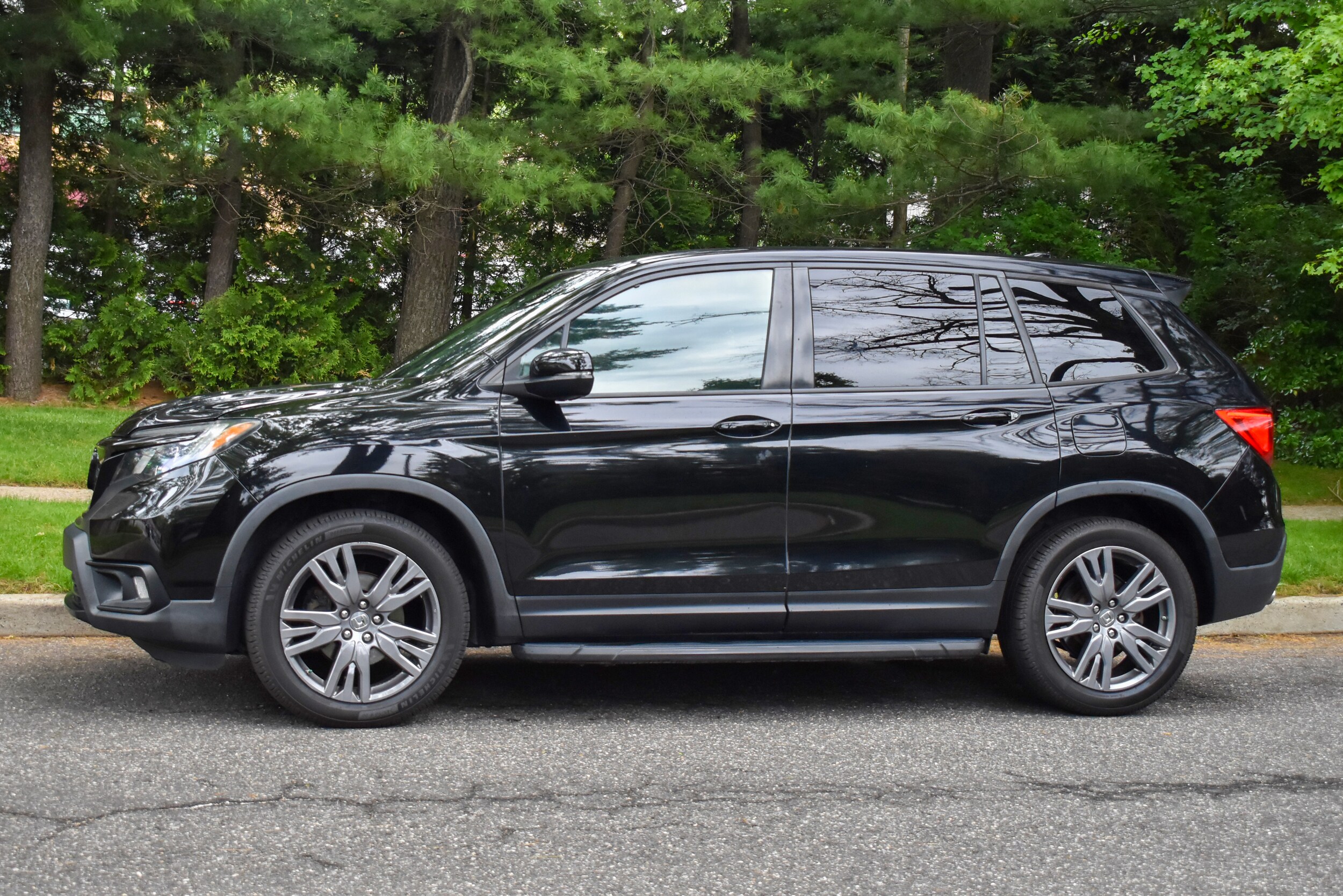 2019 Honda Passport EX-L photo 2