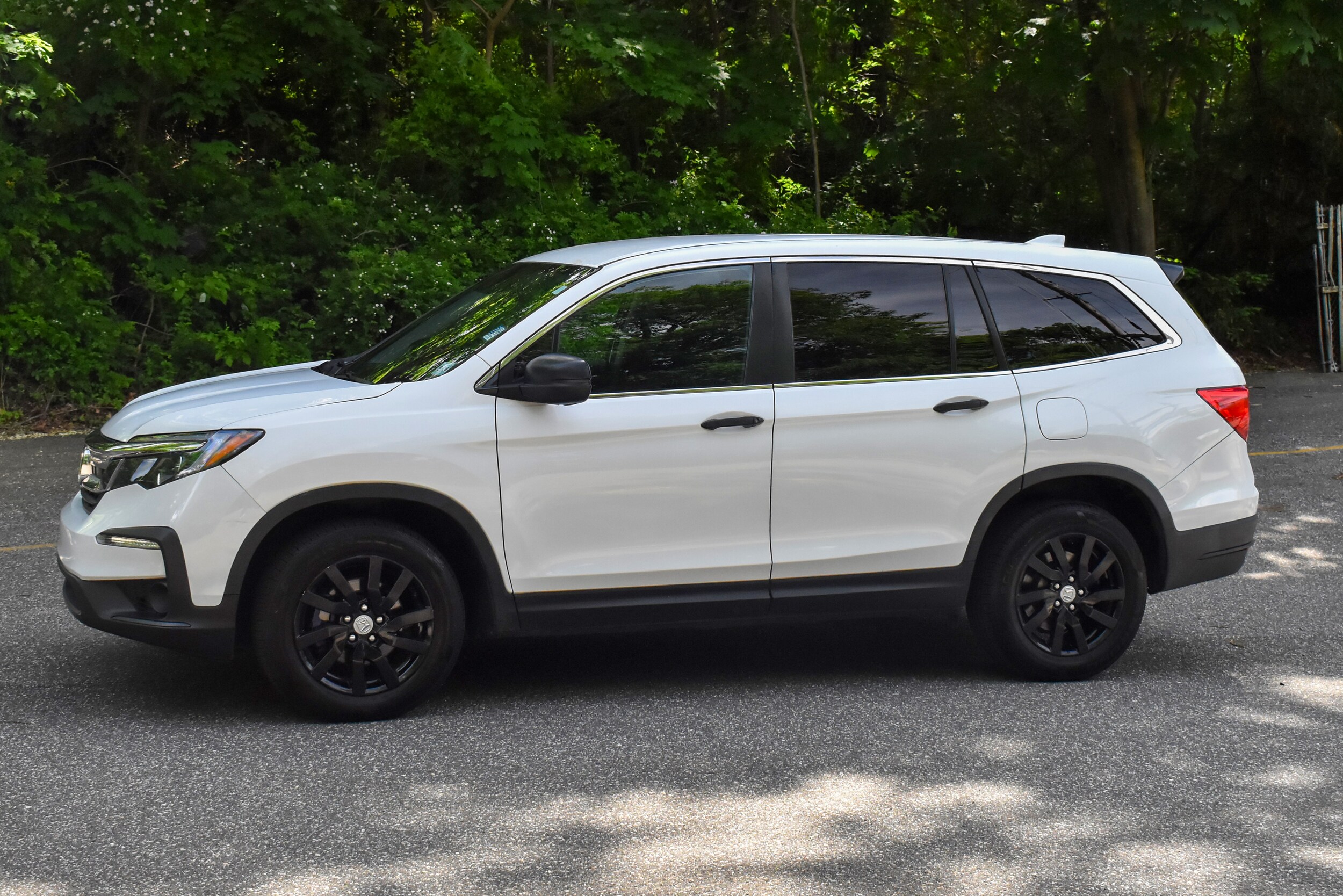 2020 Honda Pilot LX photo 2