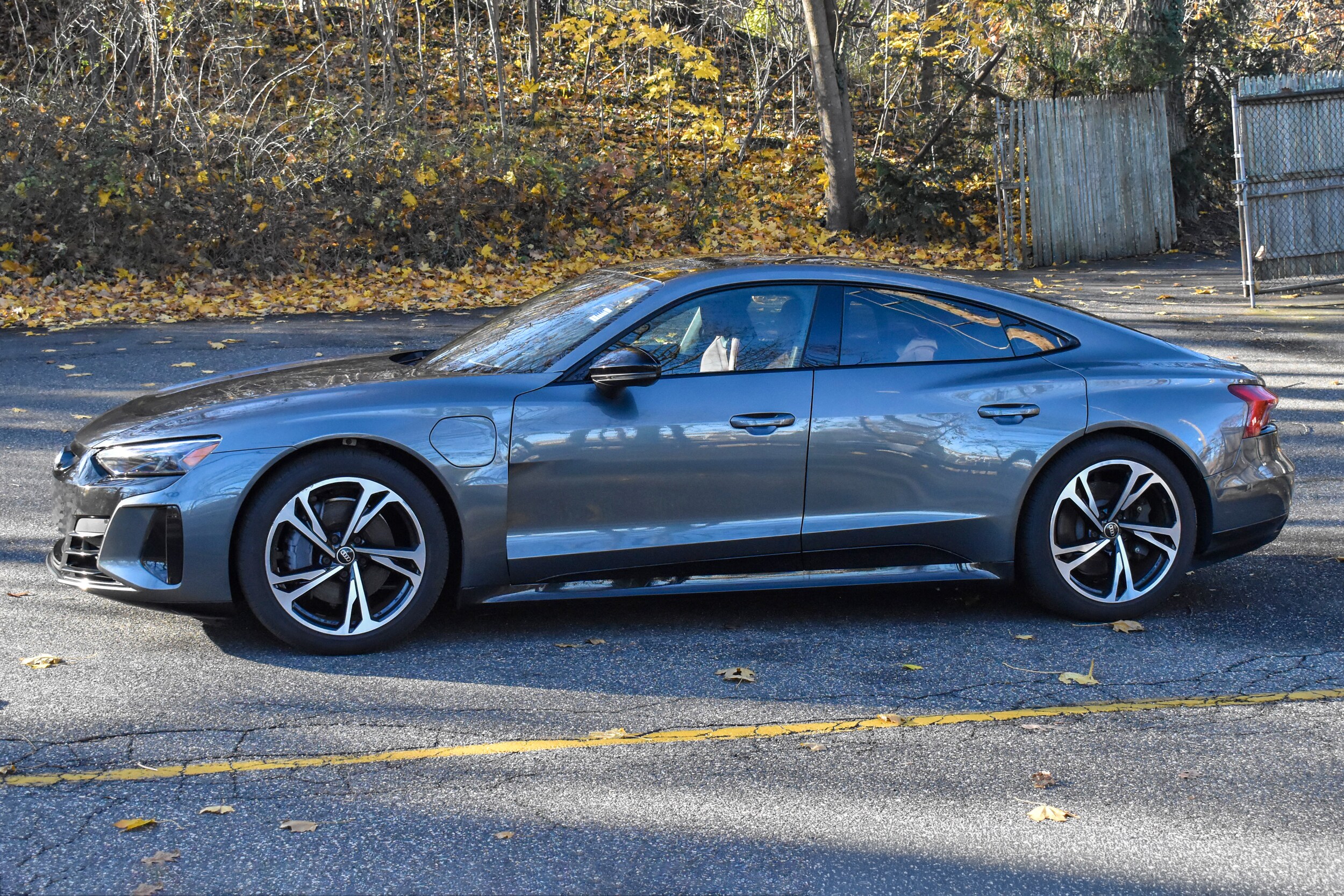 2022 Audi e-tron GT Premium Plus photo 3