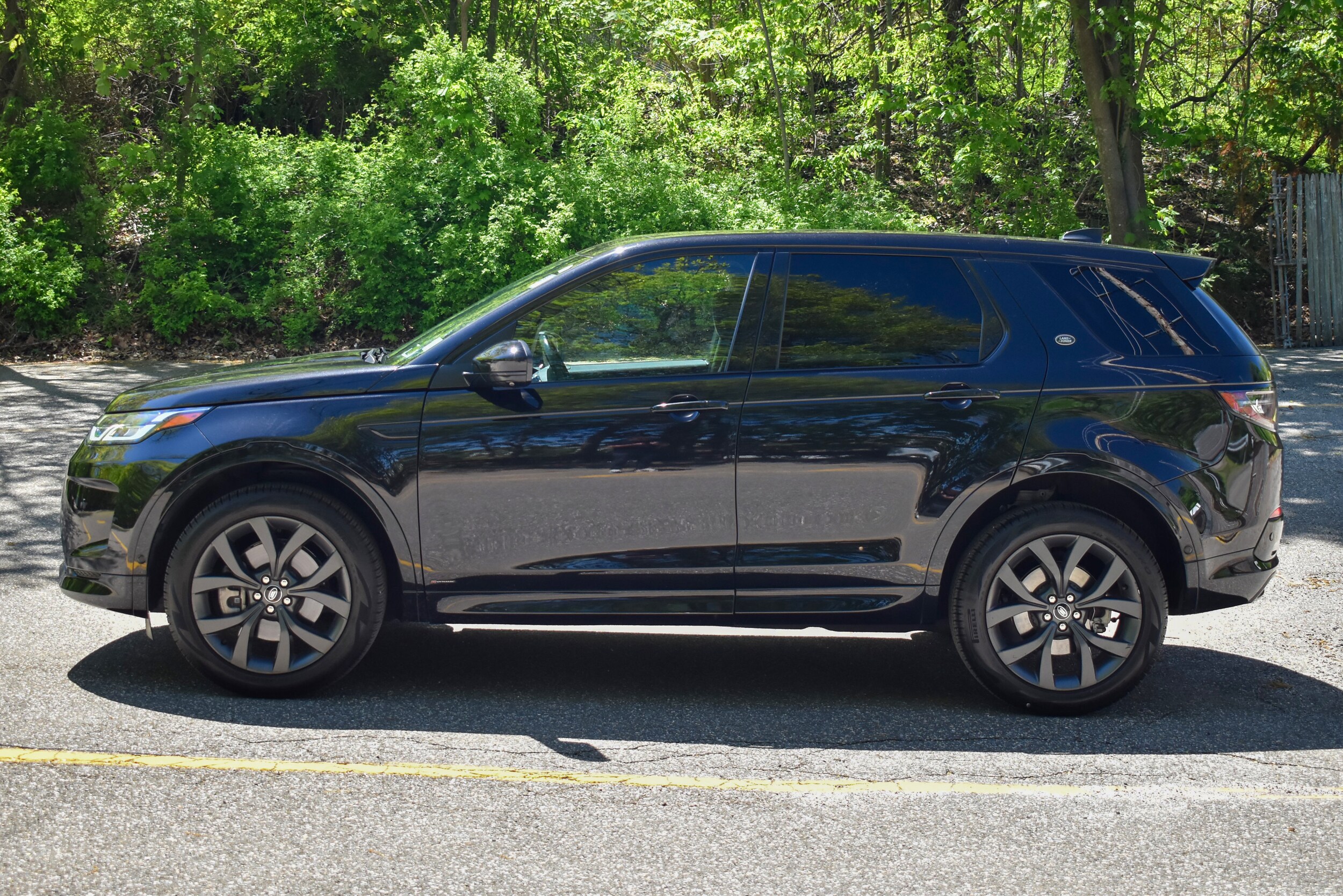 2021 Land Rover Discovery Sport S R-Dynamic photo 3