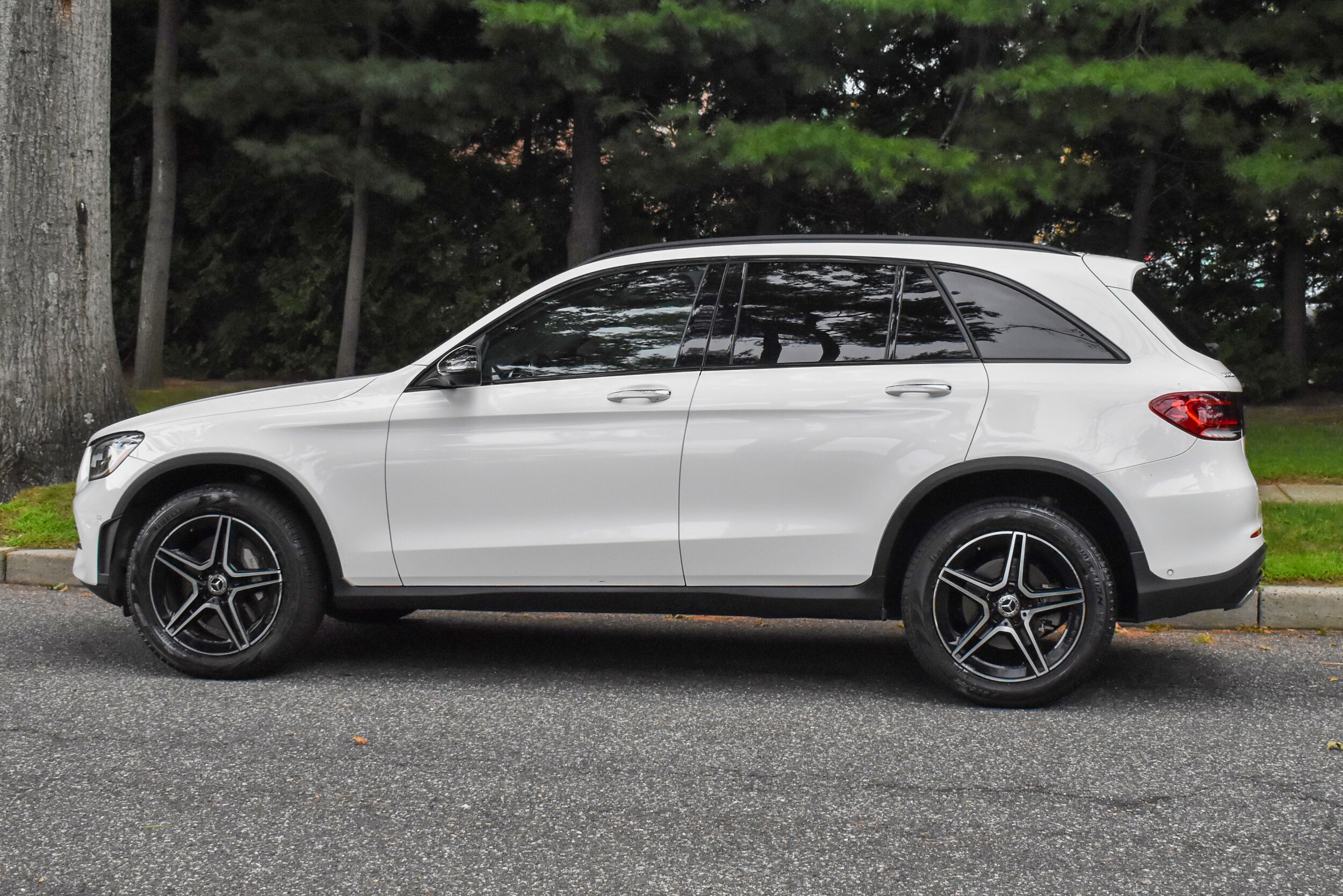 2022 Mercedes Benz GLC 300 photo 3