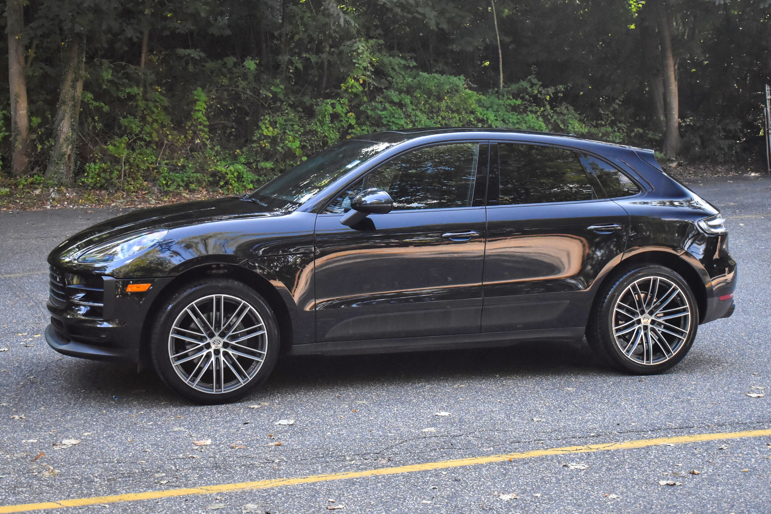 2020 Porsche Macan photo 2