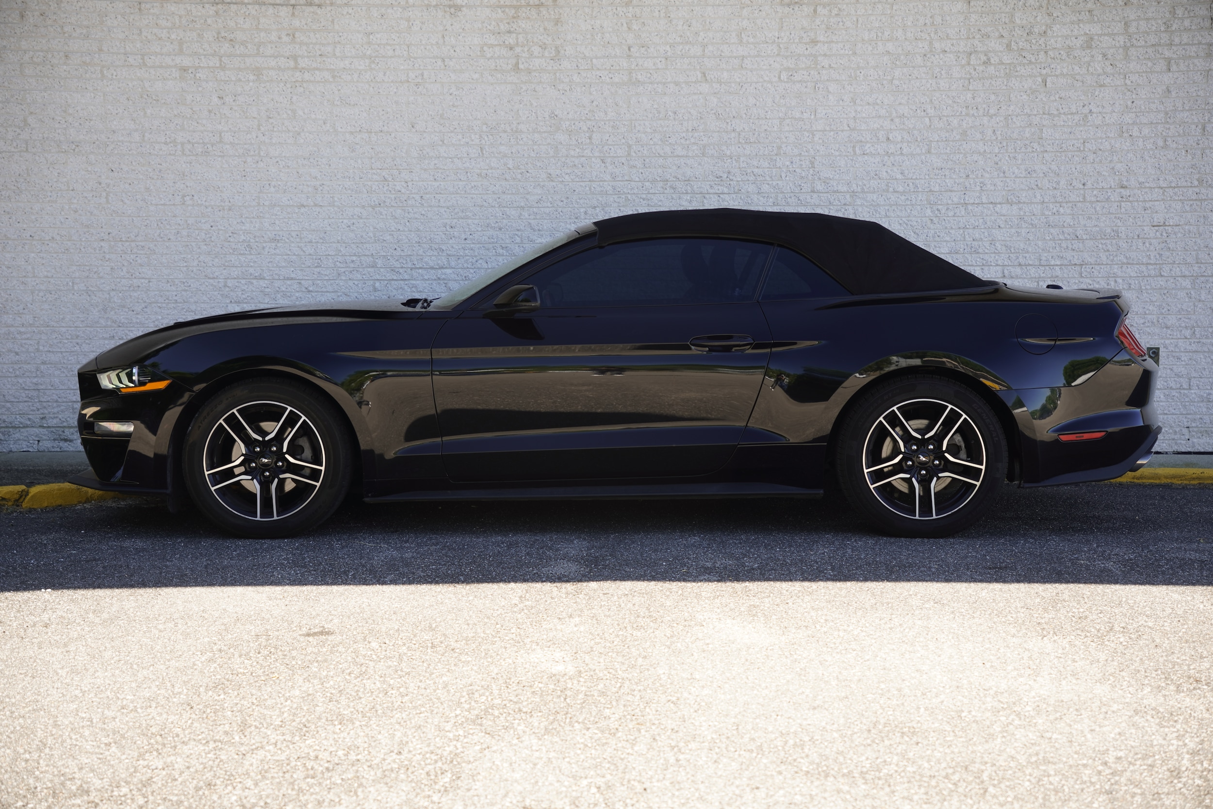 2023 Ford Mustang EcoBoost Premium - Photo 6