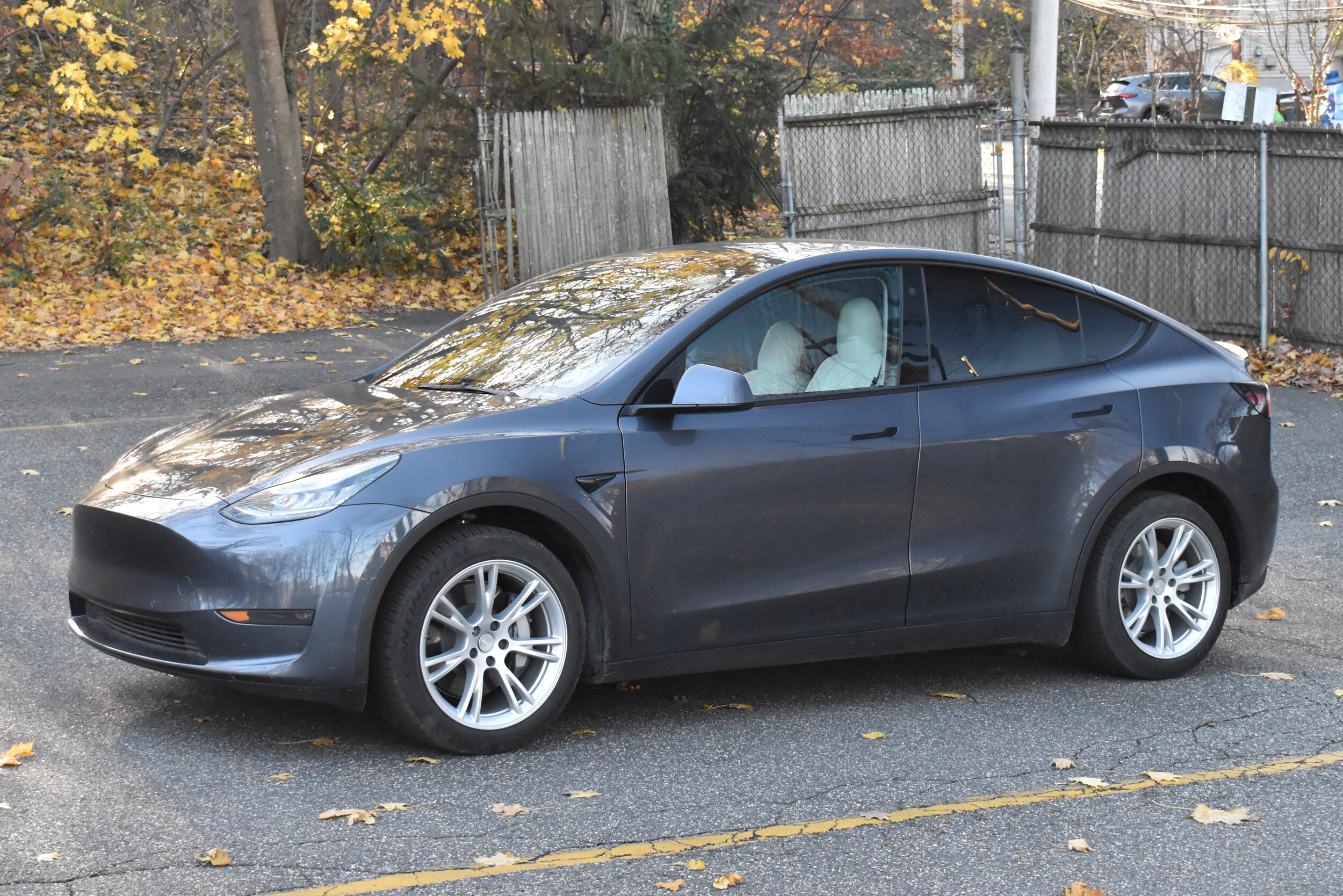 2021 Tesla Model Y Long Range photo 2