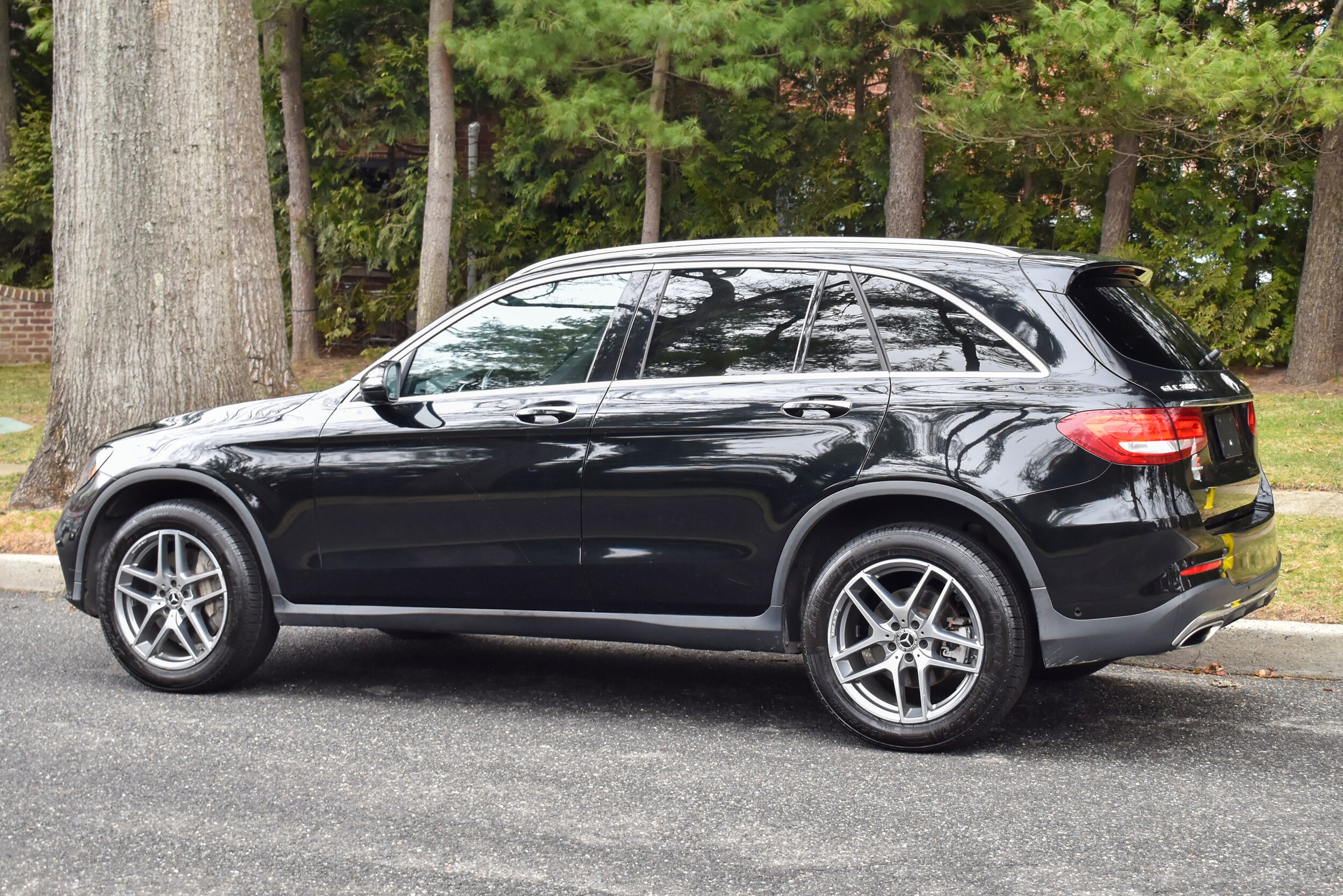 2019 Mercedes Benz GLC 300 4MATIC photo 4