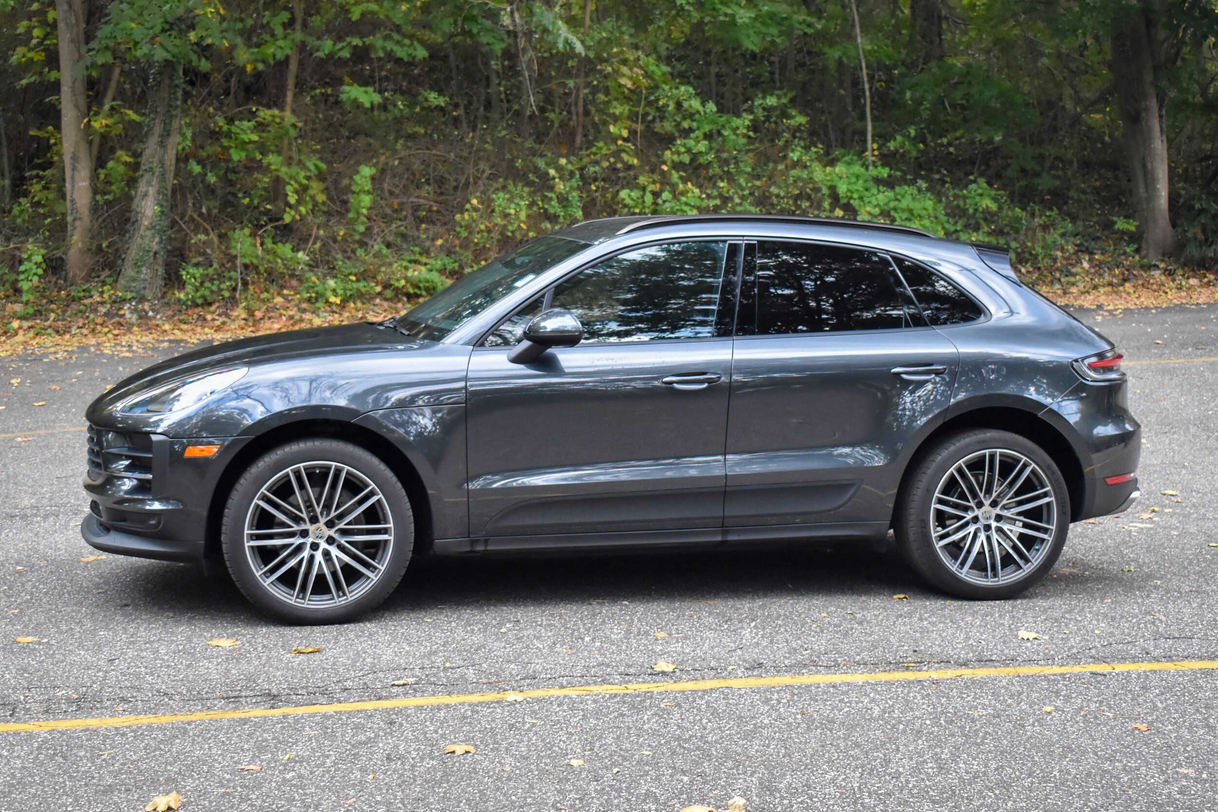 2019 Porsche Macan photo 2