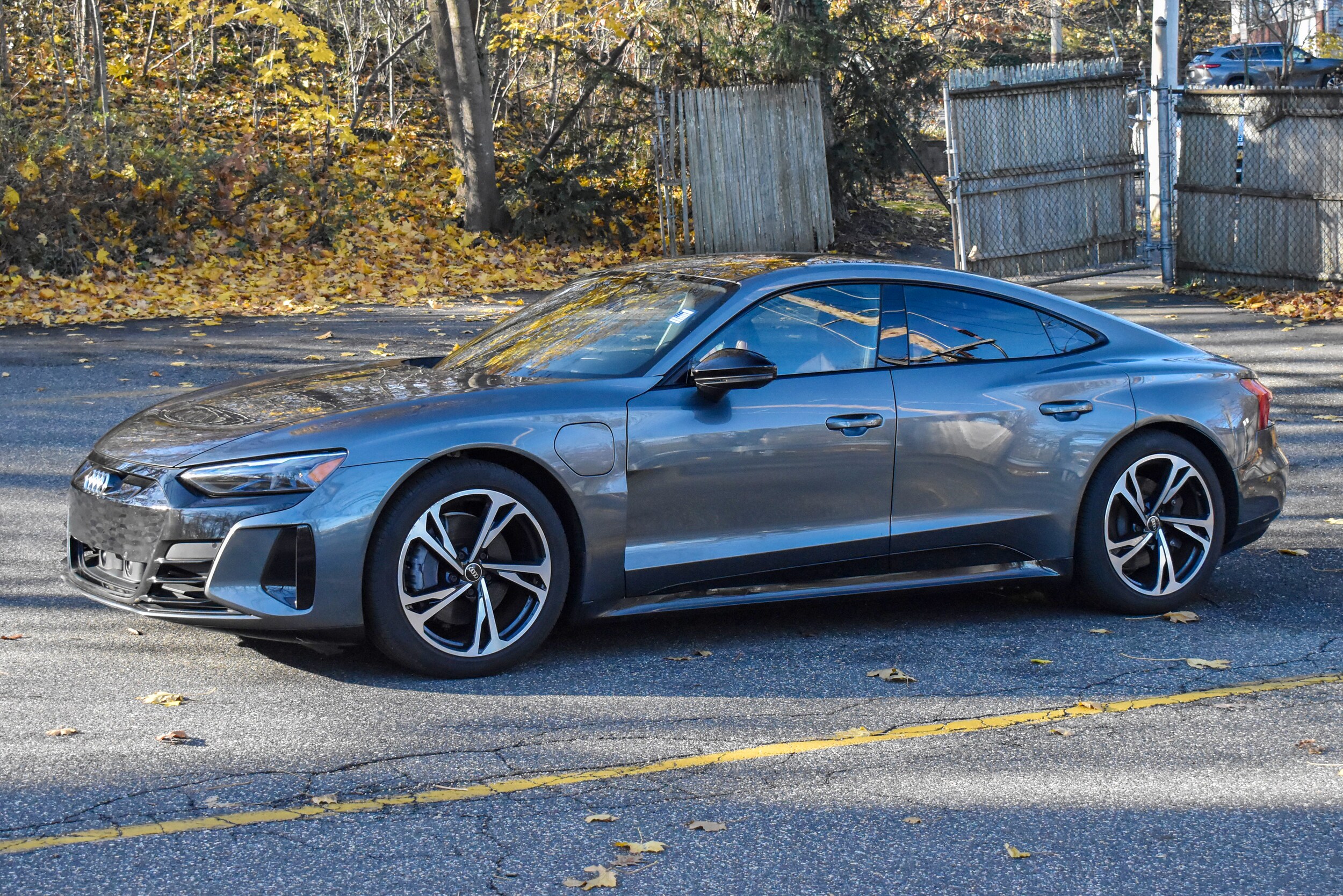 2022 Audi e-tron GT Premium Plus photo 2