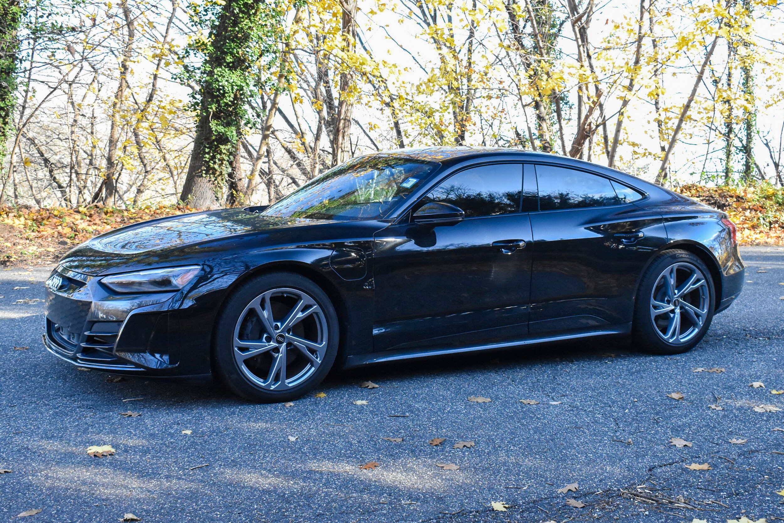 2023 Audi e-tron GT Premium Plus photo 2