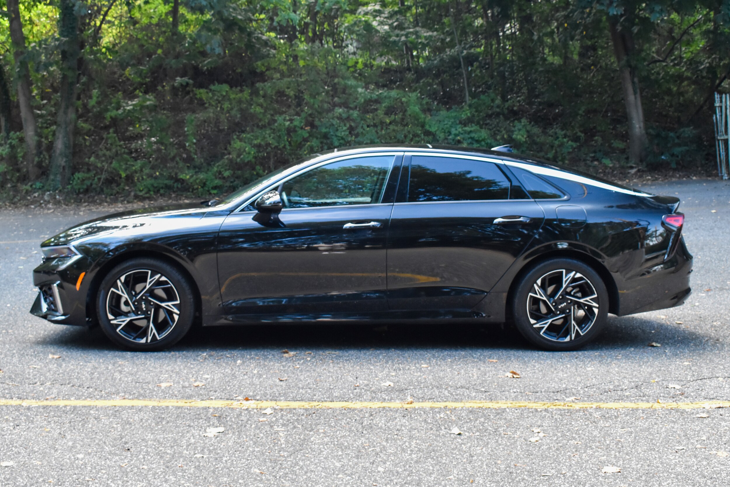 2025 Kia K5 GT-Line photo 3