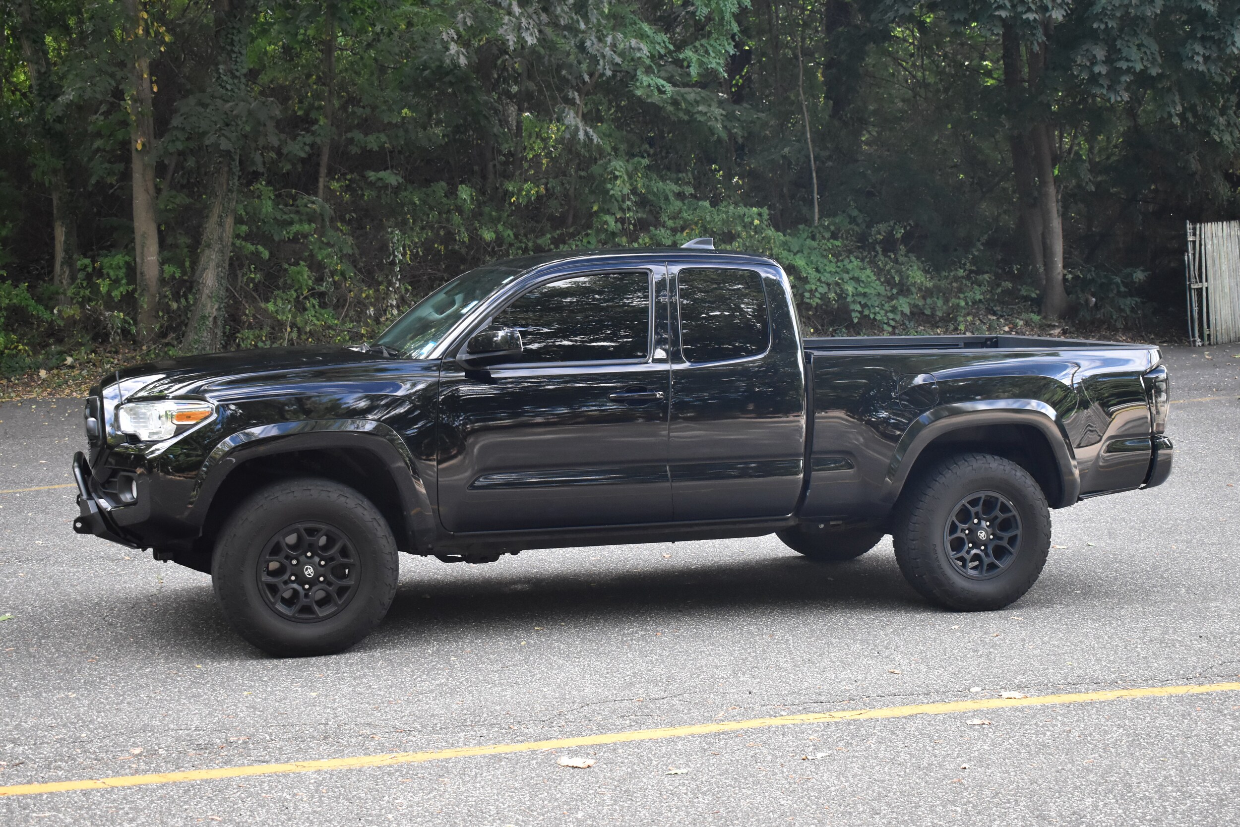 2021 Toyota Tacoma SR5 V6 photo 2