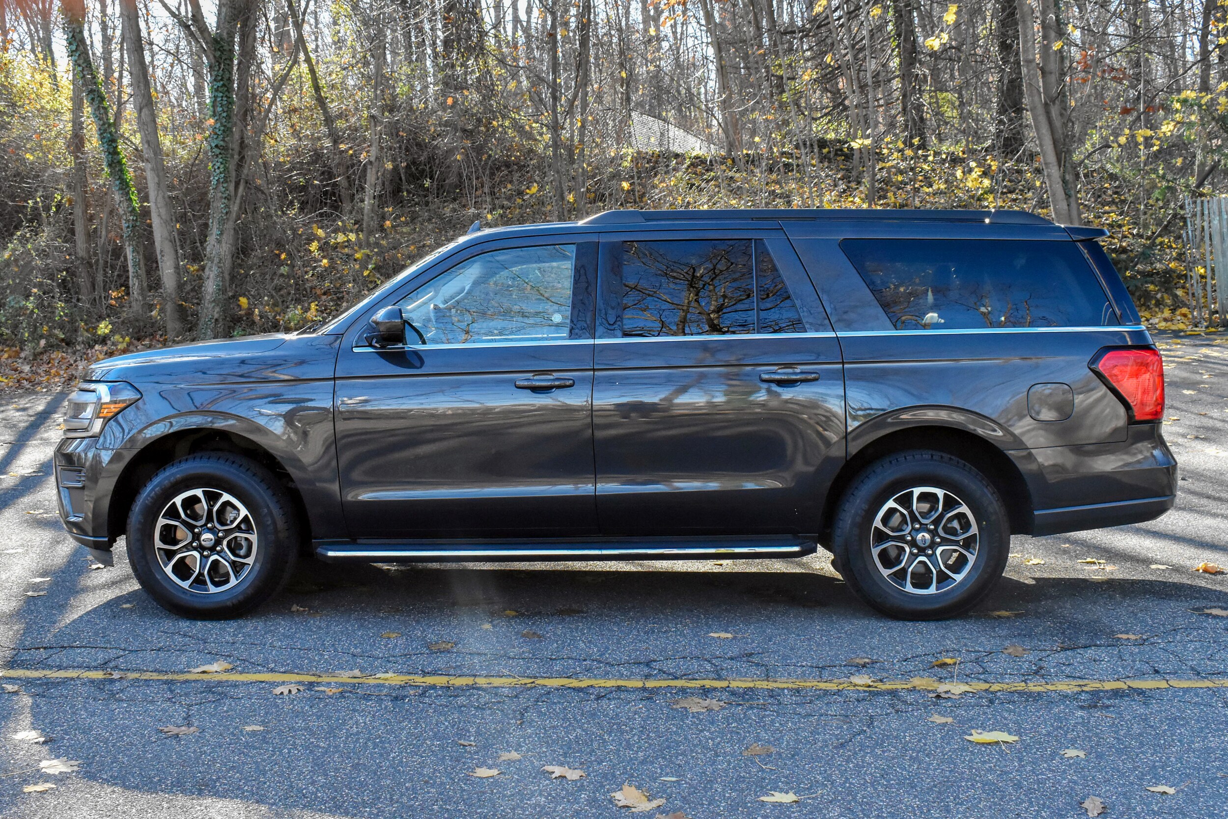 2023 Ford Expedition MAX XLT photo 3