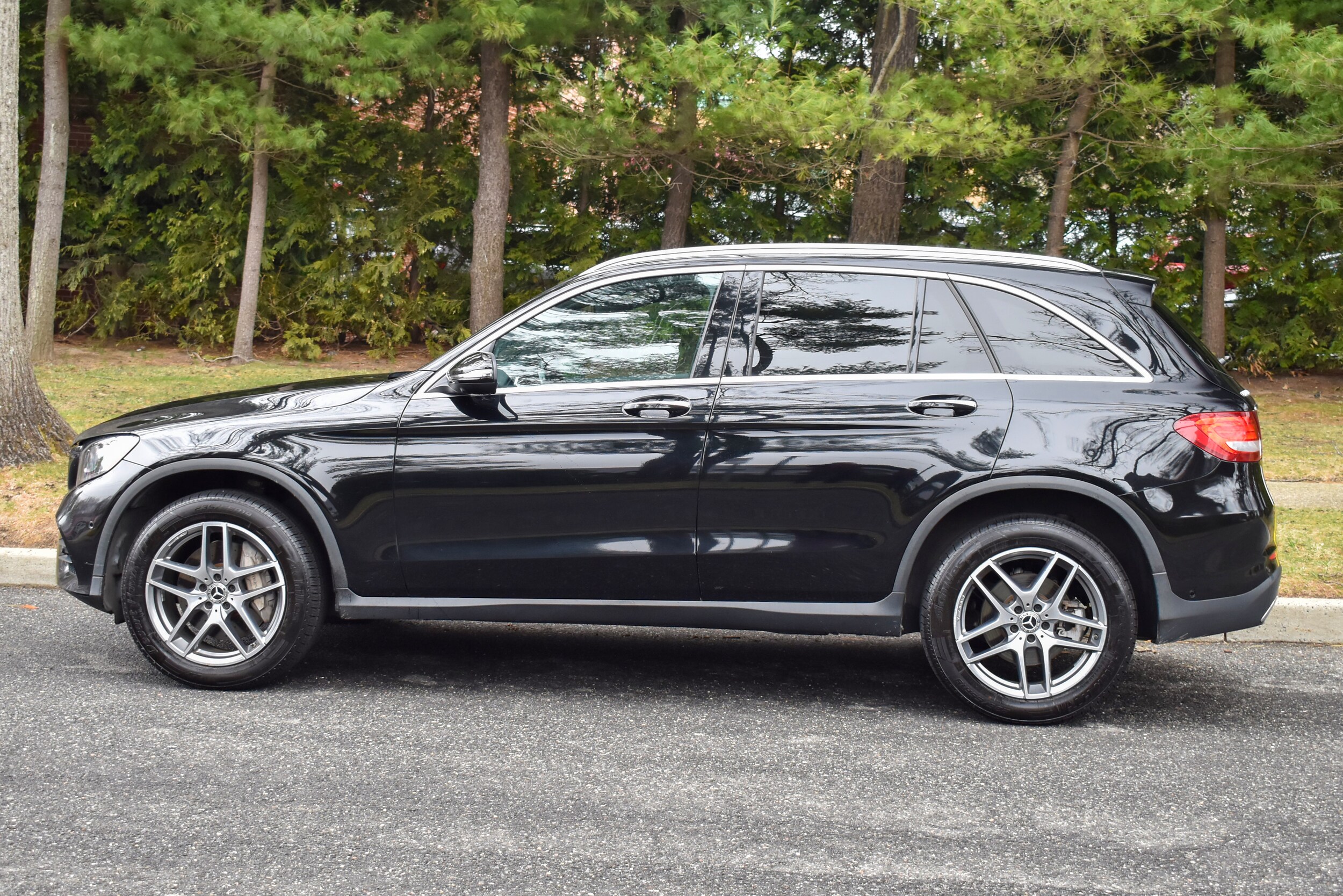 2019 Mercedes Benz GLC 300 4MATIC photo 3
