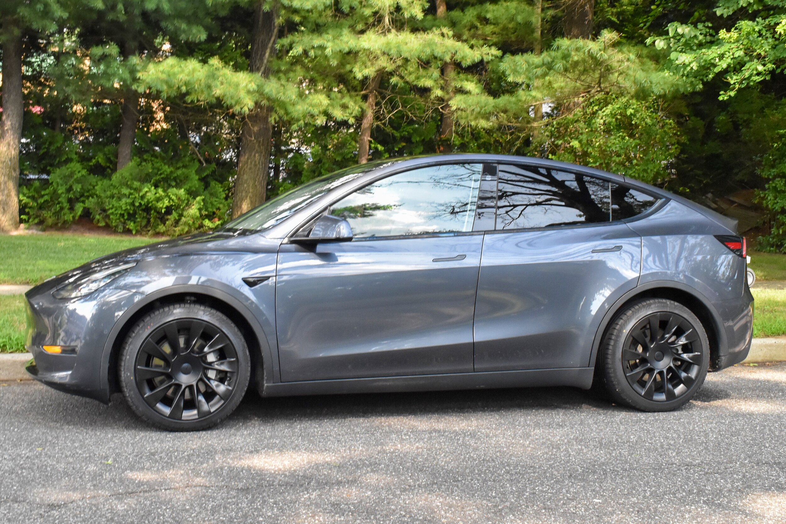 2021 Tesla Model Y Long Range photo 2