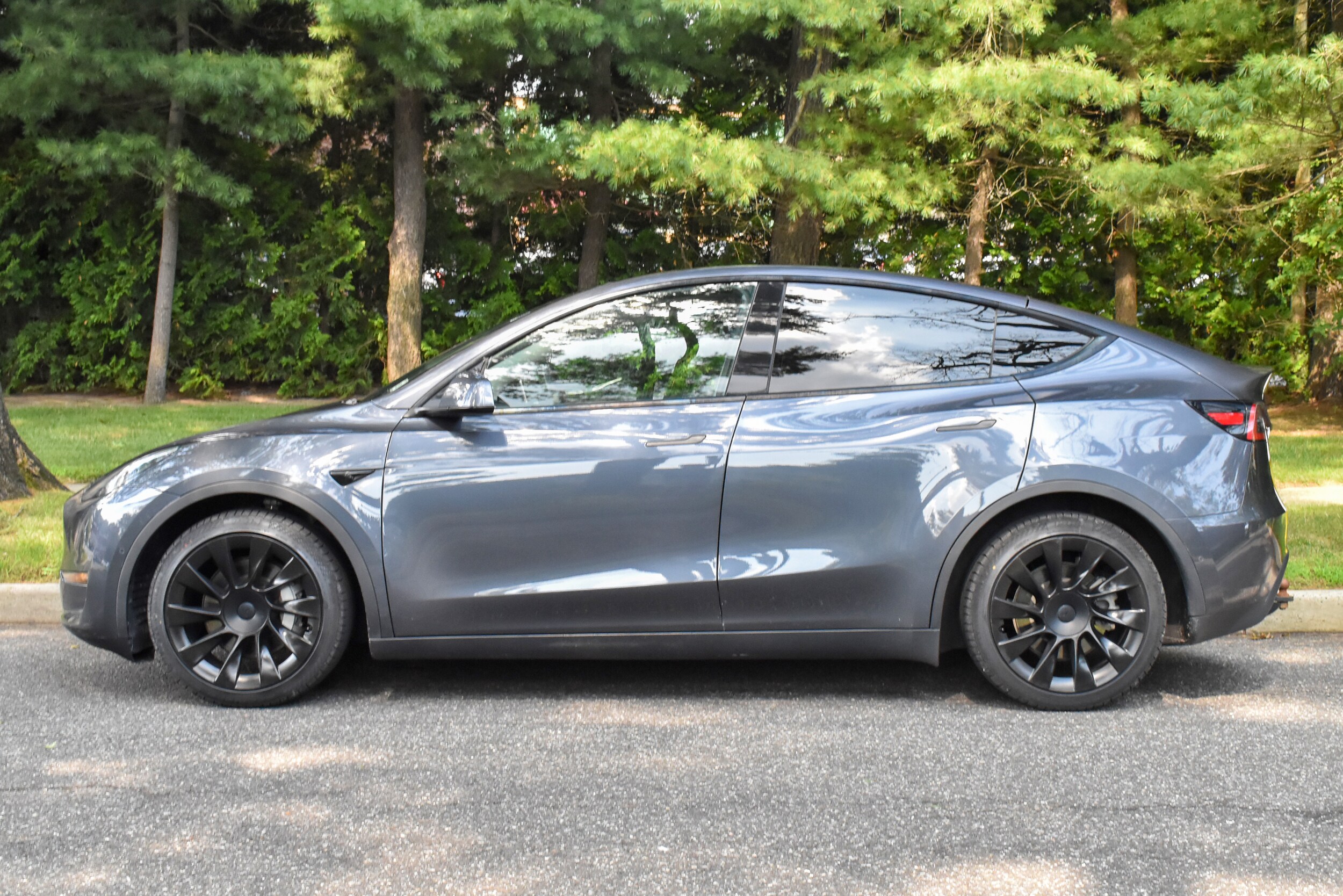 2021 Tesla Model Y Long Range photo 3