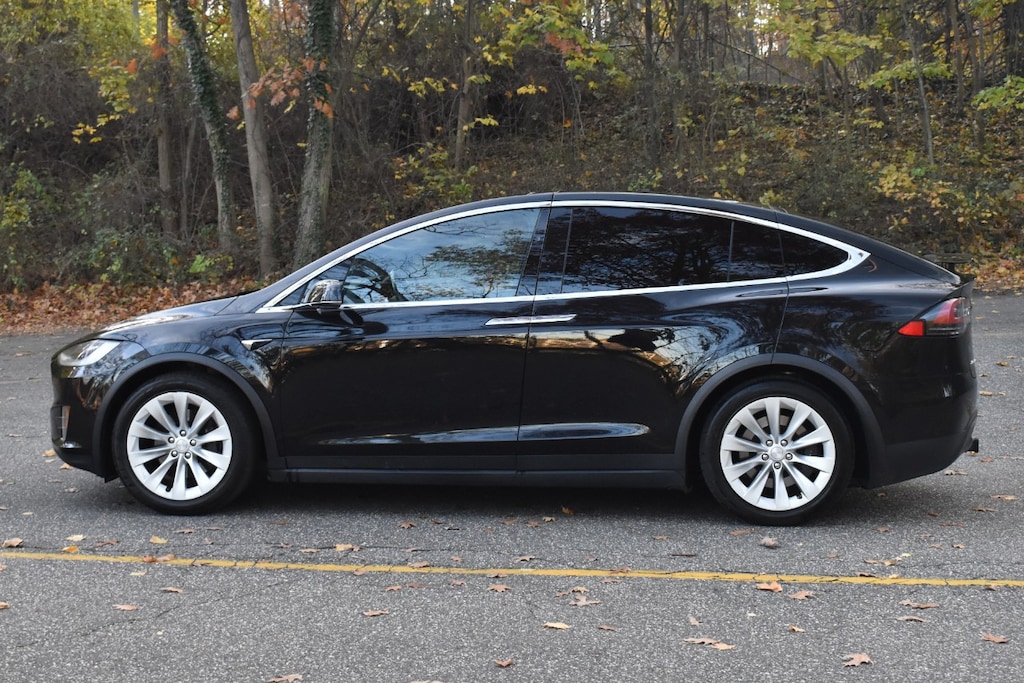 Used 2018 Tesla Model X 75D SUV