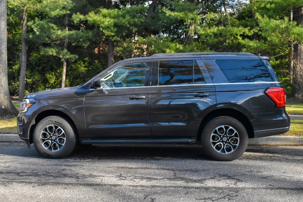 Used 2024 Ford Expedition XLT SUV