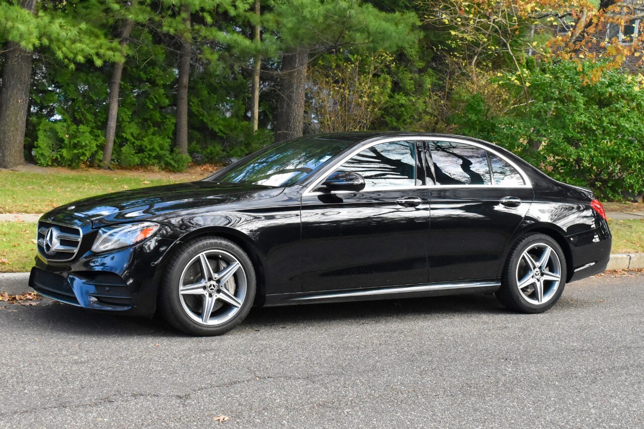 2018 Mercedes Benz E 300 Sedan photo 2