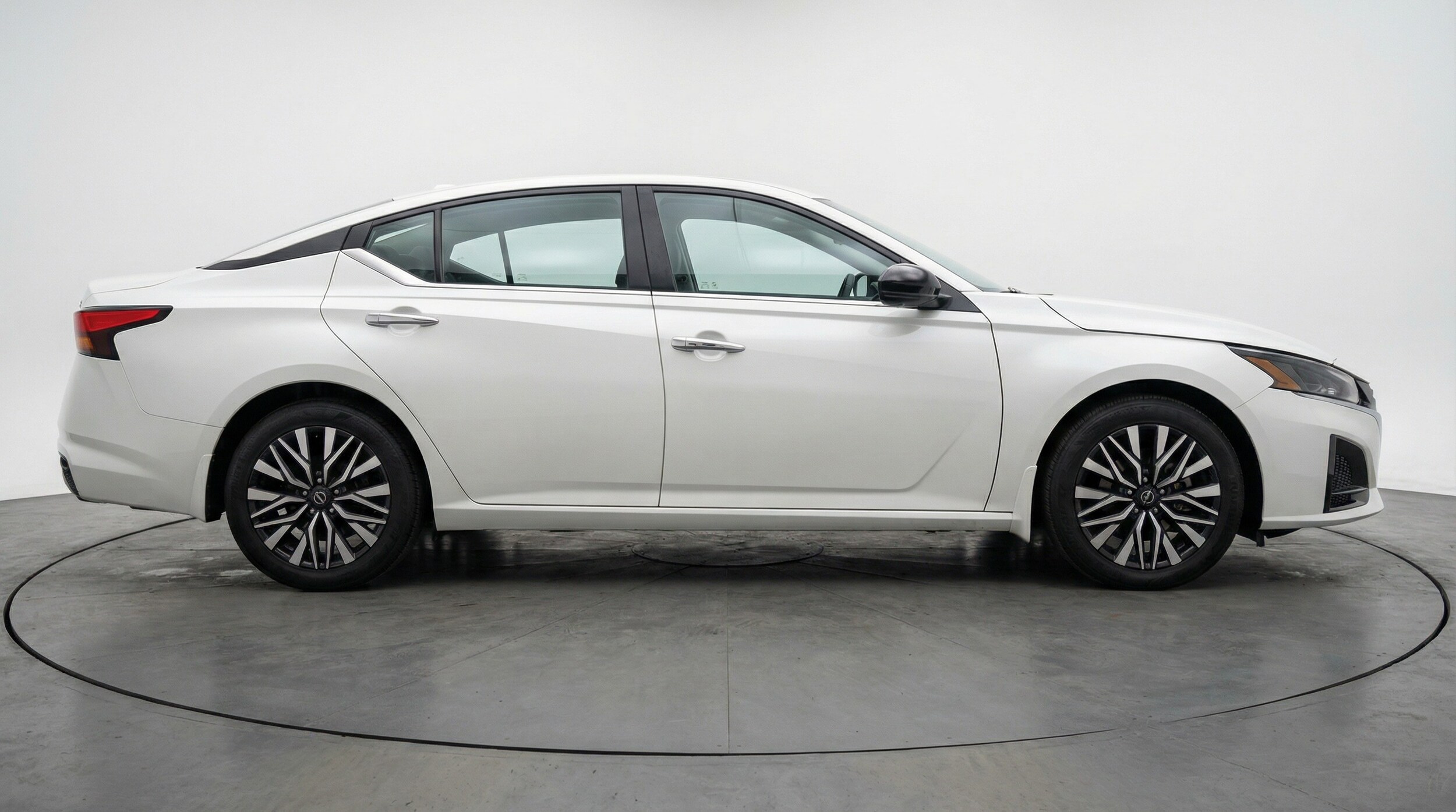 Thumbnail: 2025 Nissan Altima - 8