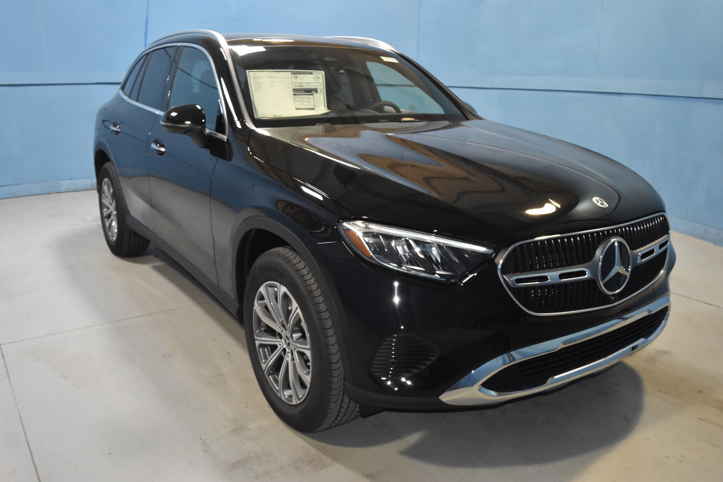 2026 Mercedes Benz GLC 300 4MATIC photo 2