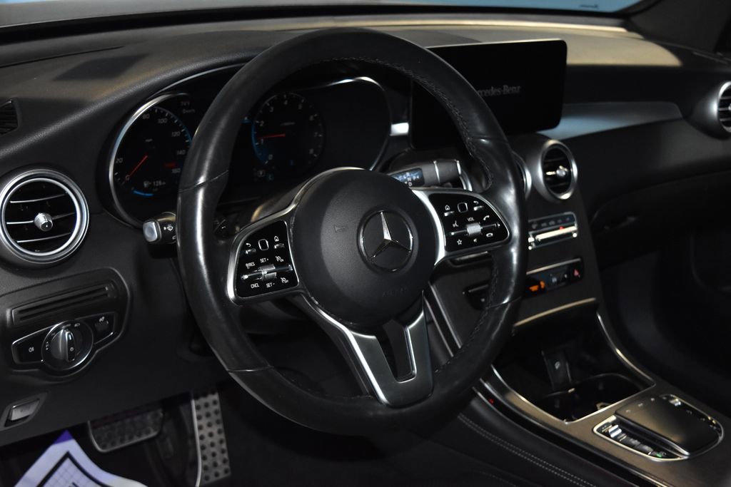 2021 Mercedes Benz GLC 300 photo 2