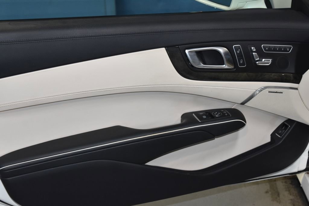 2014 Mercedes Benz SL 550 photo 3