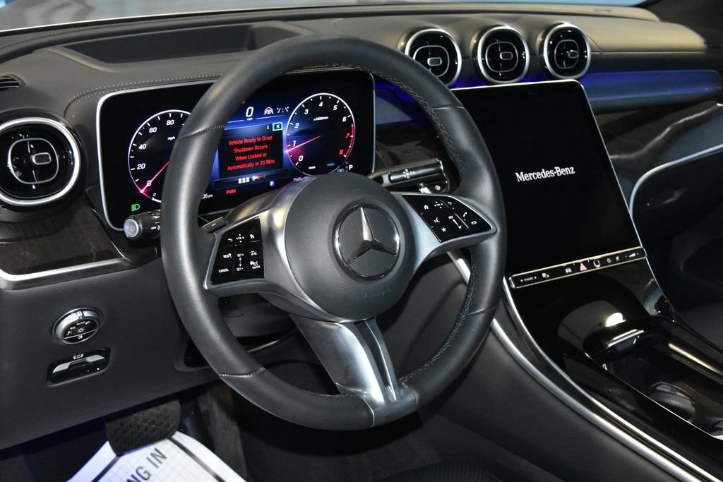 2024 Mercedes Benz GLC 300 photo 2