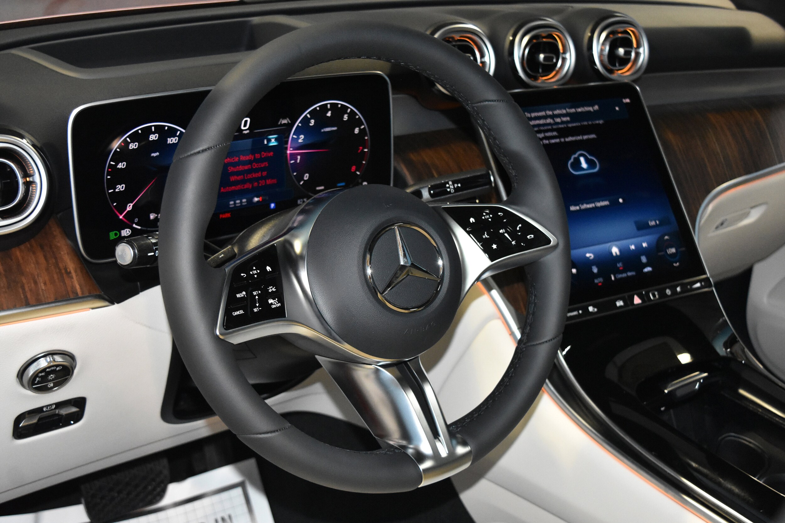 2026 Mercedes Benz GLC 300 4MATIC photo 3