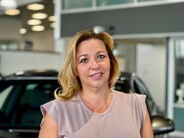 Staff member Adrienne Burdick from ID_f637d68f06ce